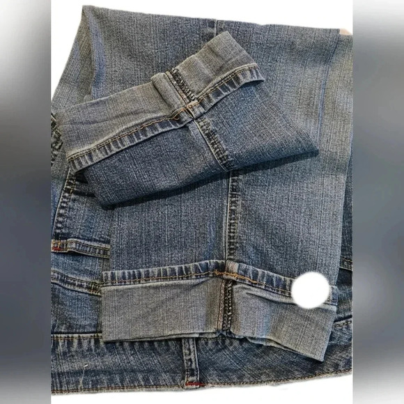 St. John's Bay, Size 10, Denim Stretch Capris - Picture 8 of 12